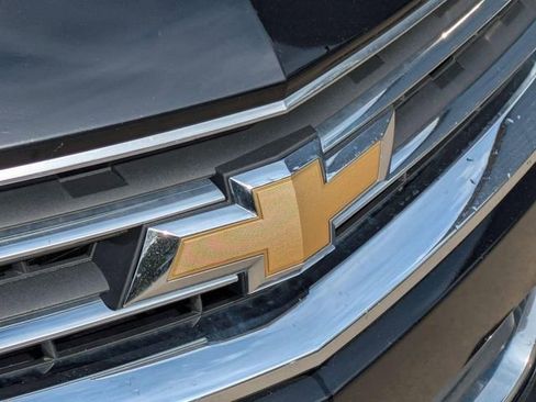 Used 2017 Chevrolet Impala LT w/ Convenience Package FWD image 9