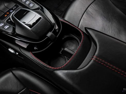 Used 2019 Aston Martin V8 Vantage Coupe image 58