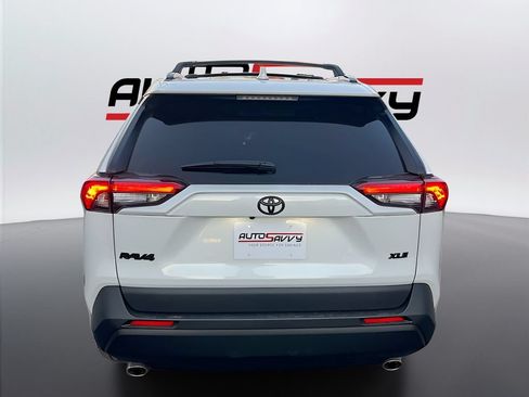 Used 2025 Toyota RAV4 XLE Premium w/ Weather Package FWD image 5