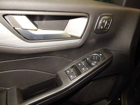 New 2025 Ford Escape SE w/ PHEV Premium Package image 16