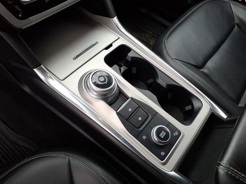 Certified 2022 Ford Explorer XLT w/ Equipment Group 202A image 14