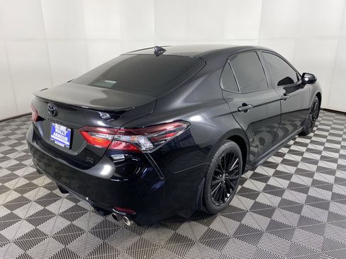 Used 2021 Toyota Camry SE AWD/4WD image 5