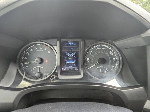 Used 2017 Toyota Tacoma TRD Off-Road w/ Tow Package (A/T) AWD/4WD image 15