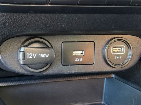 Used 2023 Hyundai Elantra SE image 31