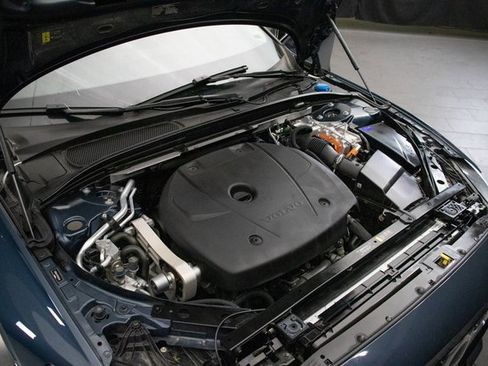 Used 2023 Volvo S60 T8 Plus w/ Climate Package image 27