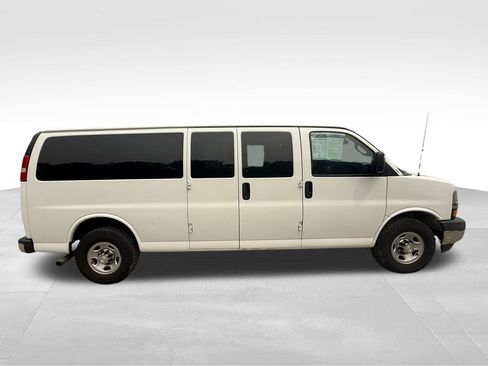 Used 2019 Chevrolet Express 3500 LT w/ LT Preferred Equipment Group RWD image 7