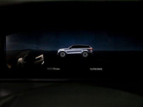 Used 2026 Land Rover Range Rover Velar Dynamic SE image 17