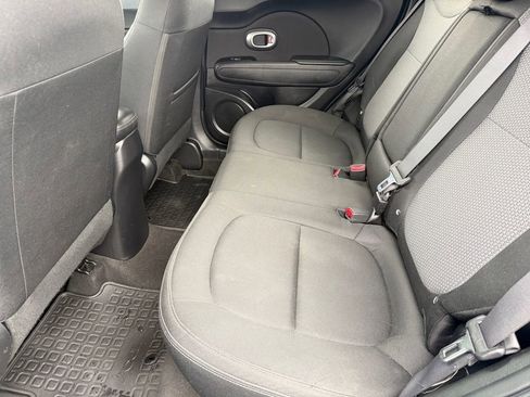 Used 2018 Kia Soul + image 11