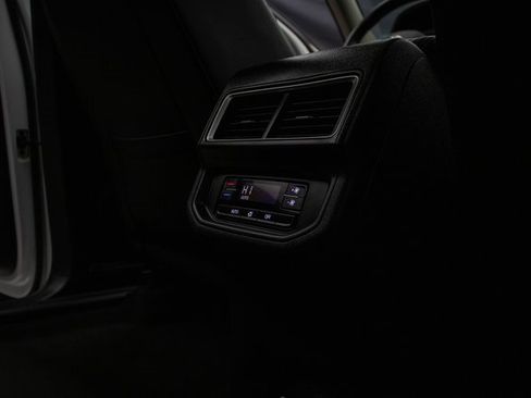 Used 2024 Volkswagen Atlas SE image 19