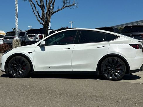 Used 2023 Tesla Model Y Performance image 7