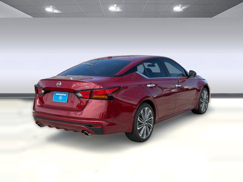 Used 2025 Nissan Altima 2.5 SL FWD image 8
