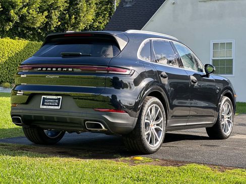 New 2026 Porsche Cayenne image 8