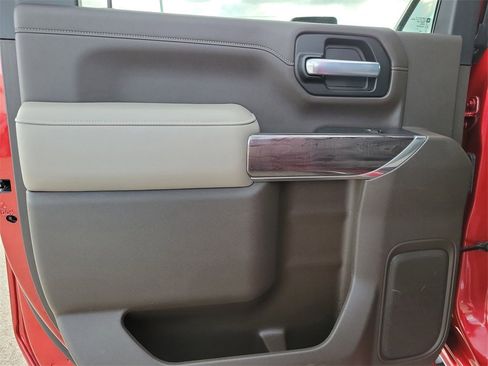 Used 2021 Chevrolet Silverado 2500 LTZ w/ LTZ Premium Package image 12