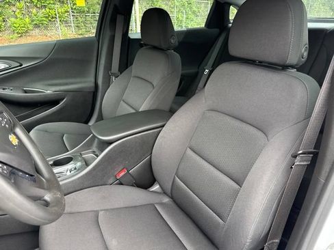 Used 2025 Chevrolet Malibu LS FWD image 13