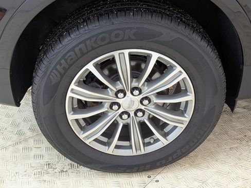 Used 2018 Cadillac XT5 Luxury w/ Driver Awareness Package image 12