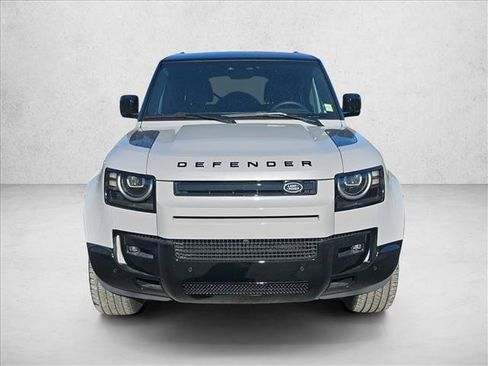 New 2026 Land Rover Defender 130 X-Dynamic SE image 2