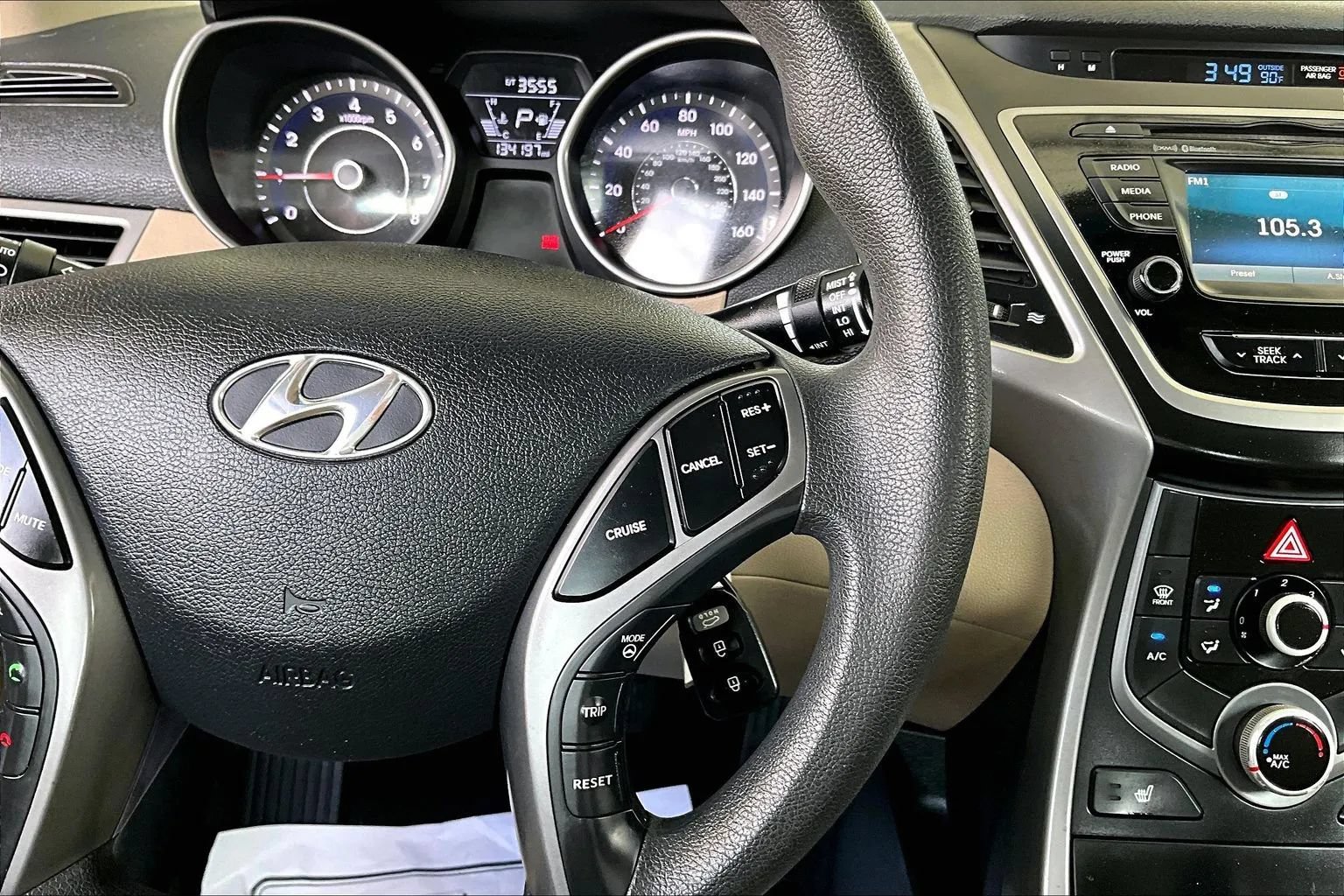 Used 2014 Hyundai Elantra SE w/ Option Group 02 FWD image 11