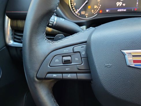 Used 2019 Cadillac XT4 Premium Luxury image 16