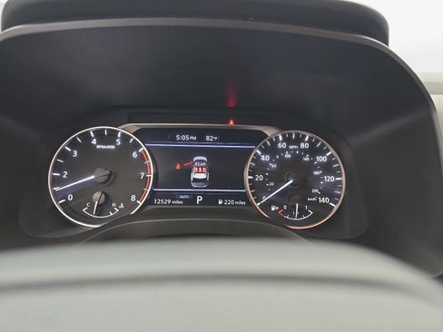 Used 2025 Nissan Rogue SV AWD/4WD image 16