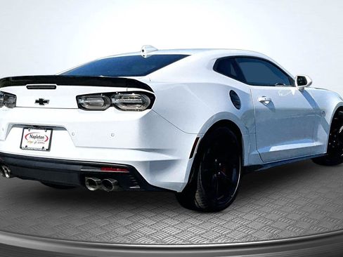 Used 2022 Chevrolet Camaro SS RWD image 2