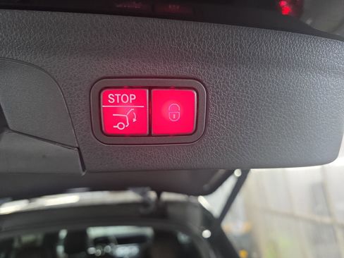 Used 2024 Mercedes-Benz GLE 450e 4MATIC image 13