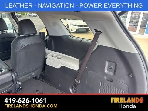 Used 2024 Kia Carnival EX FWD image 37