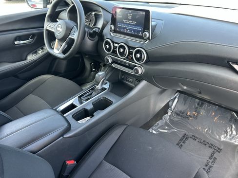 Used 2025 Nissan Sentra SV FWD image 9