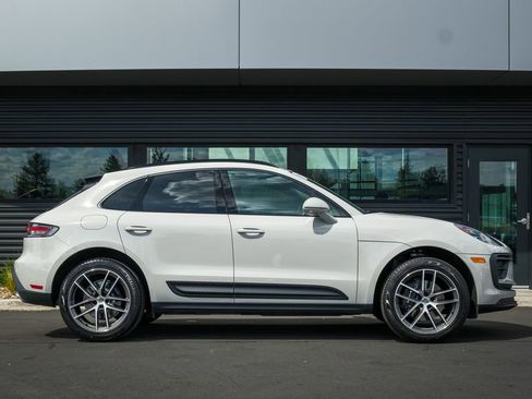 Used 2025 Porsche Macan AWD/4WD image 8