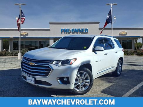 Used 2021 Chevrolet Traverse High Country image 1