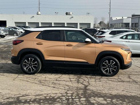 Used 2024 Chevrolet TrailBlazer ACTIV w/ Driver Confidence Package image 2