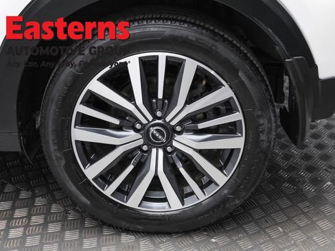 Used 2023 Nissan Kicks SV image 8