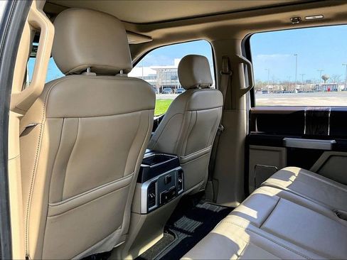 Used 2019 Ford F150 Lariat image 31