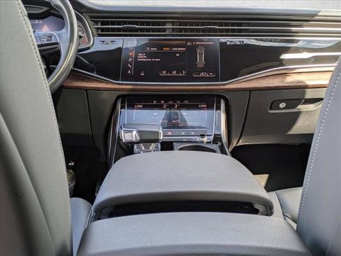 Used 2020 Audi Q8 Premium Plus w/ Premium Plus Package AWD/4WD image 16