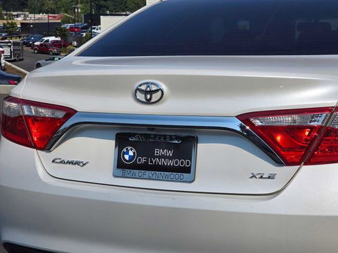 Used 2017 Toyota Camry XLE w/ Convenience Package FWD image 13