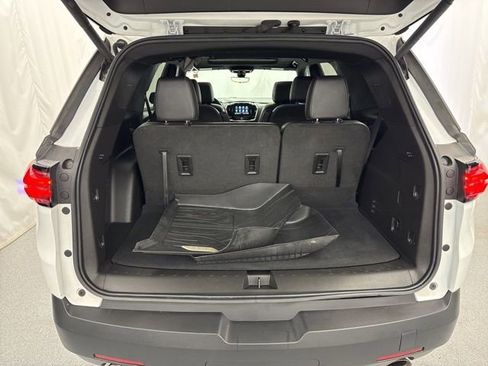 Used 2023 Chevrolet Traverse LT w/ LT Premium Package AWD/4WD image 10