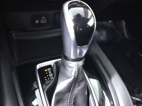 Used 2020 Nissan Rogue SV AWD/4WD image 28