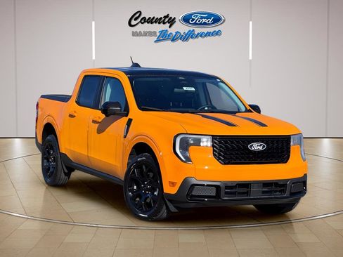 New 2026 Ford Maverick Lariat w/ Black Appearance Package image 1