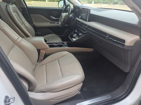 Used 2021 Lincoln Corsair Reserve FWD image 34