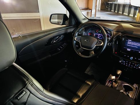Used 2023 Chevrolet Traverse RS AWD/4WD image 53