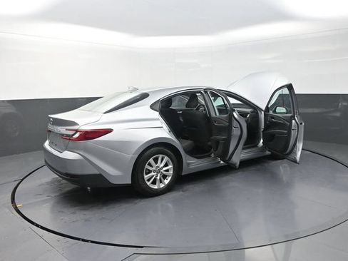 Used 2025 Toyota Camry LE FWD image 44