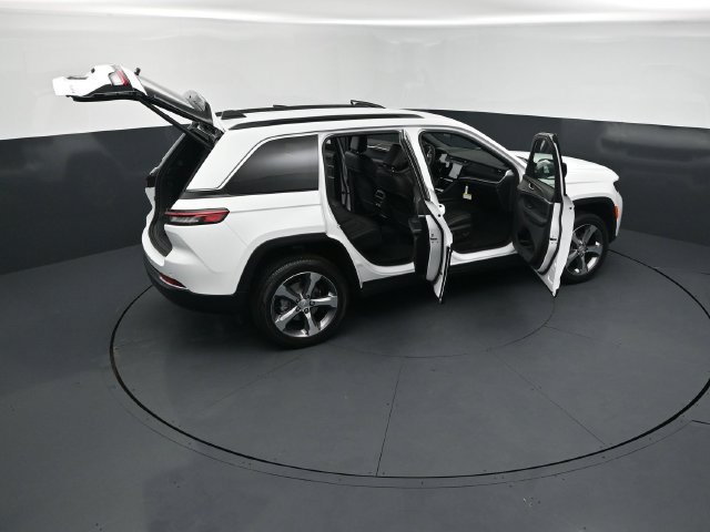 New 2026 Jeep Grand Cherokee Limited AWD/4WD image 30