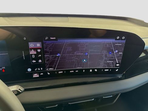 Used 2025 Audi Q6 e-tron Premium image 18