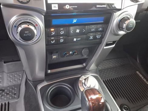 Used 2020 Toyota 4Runner Limited image 34
