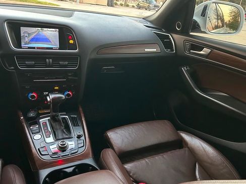 Used 2017 Audi Q5 2.0T Premium Plus w/ Technology Package image 21