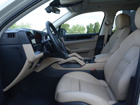 Certified 2026 Porsche Cayenne AWD/4WD image 15
