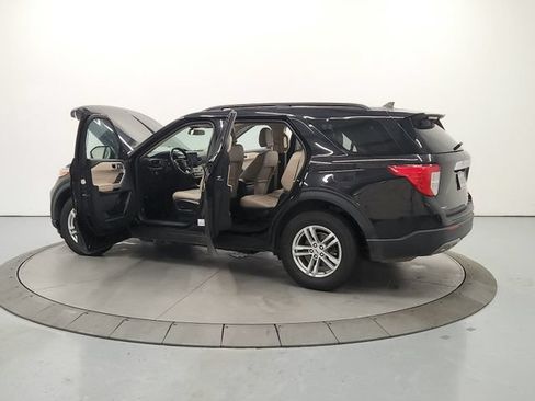 Used 2023 Ford Explorer XLT w/ Equipment Group 202A AWD/4WD image 14