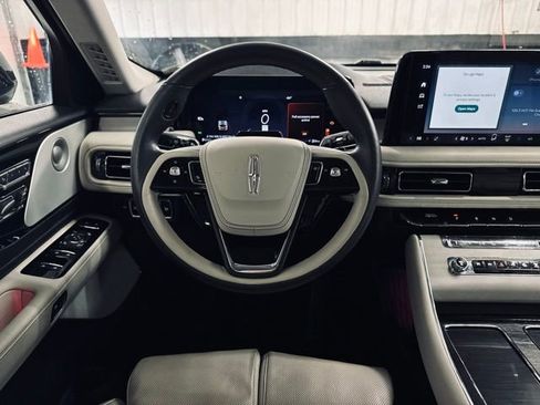 Certified 2025 Lincoln Aviator Reserve w/ Equipment Group 201A image 29