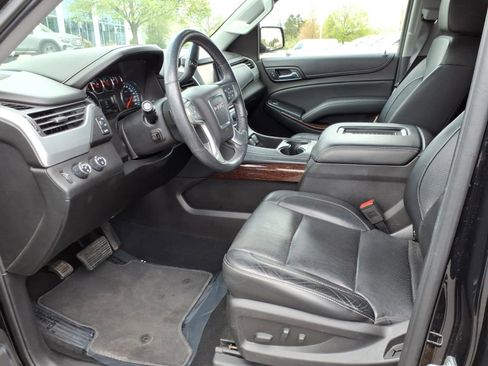 Used 2017 GMC Yukon SLT AWD/4WD image 11