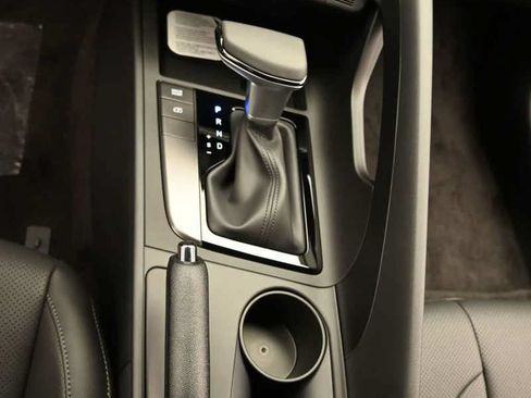 New 2026 Hyundai Elantra SEL Sport FWD image 21
