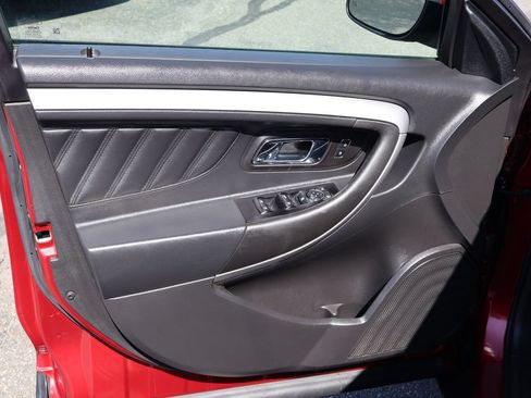 Used 2018 Ford Taurus SEL w/ Equipment Group 201A FWD image 16